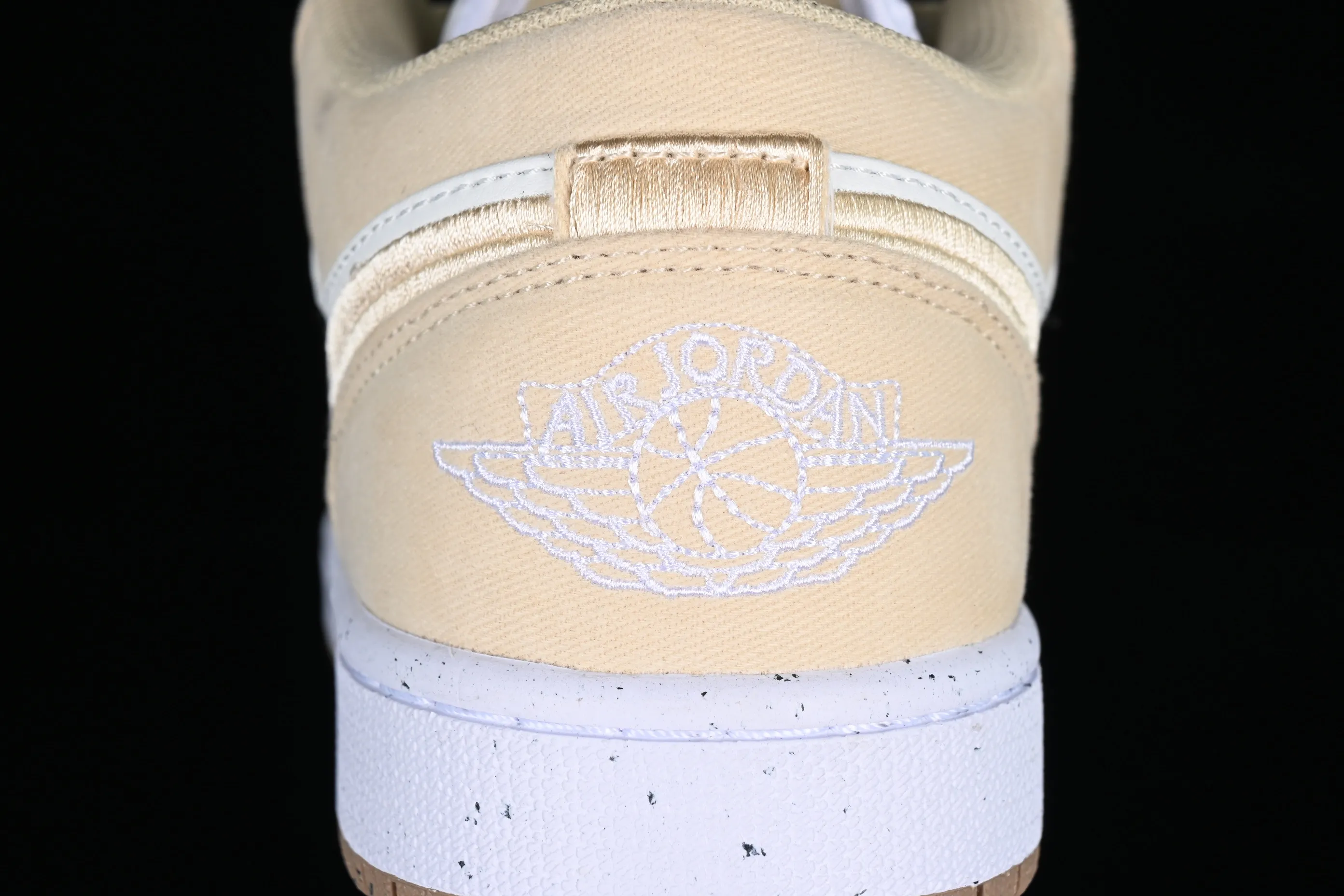 All categories Air Jordan Jordan series basketball shoes Air Jordan 1 Low Air Jordan 1 Low AJ1 Joe 1 electric embroidery white and yellow low-top cultural basketball shoes FN3722-701
